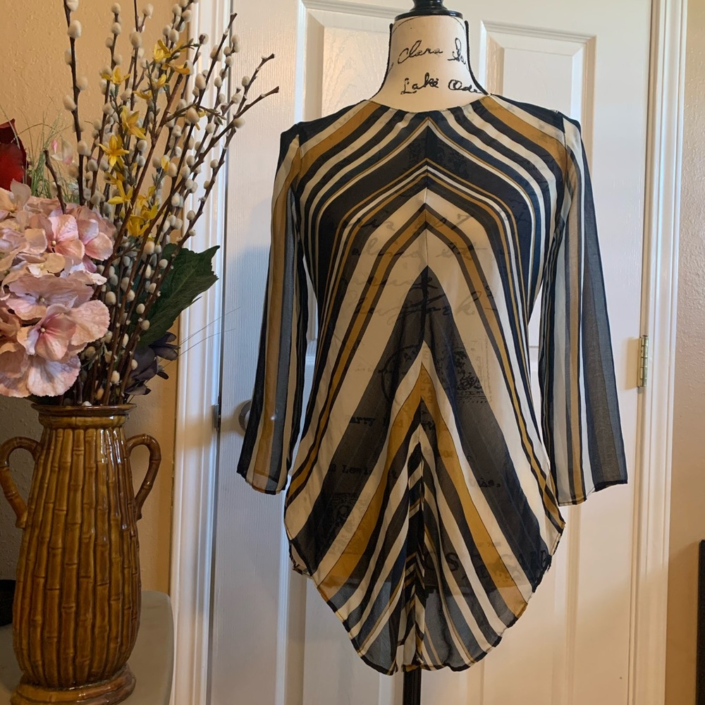 Zara Chevron Sheer 3/4 Sleeve Shirtails Blouse Sz Small